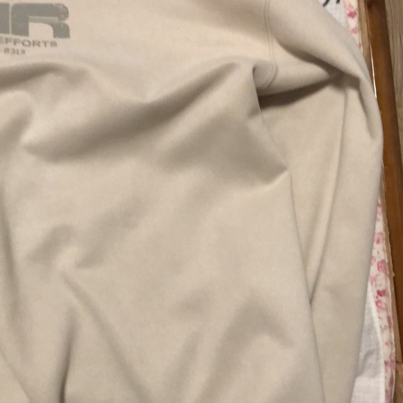 Men's beige long-sleeved T-shirt with simple round neck - Picture 11 of 16